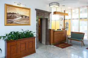 Отель Hotel Karczówka, Кельце
